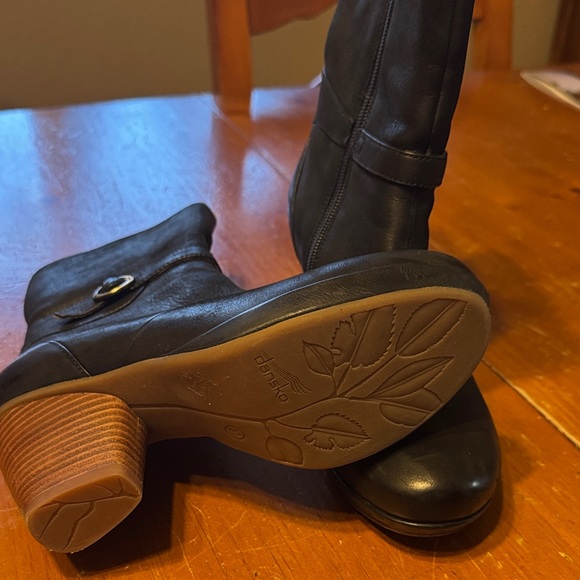 Dansko Marietta Burnished Nubuck Boot. Brand new with box. Only tried on once. - Picture 4 of 6